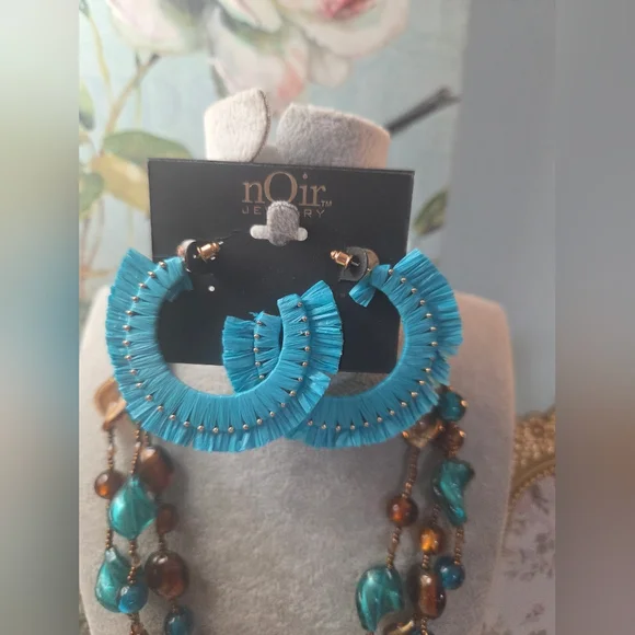 Turquoise and Brown Beaded Jewelry Necklace Set - Picture 3 of 6